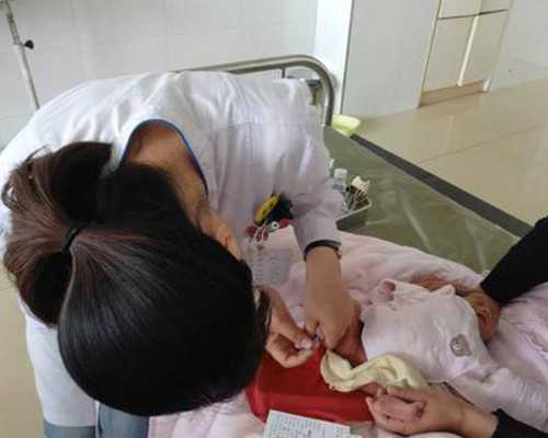 右卵巢囊性结构严重吗~~代怀宝宝